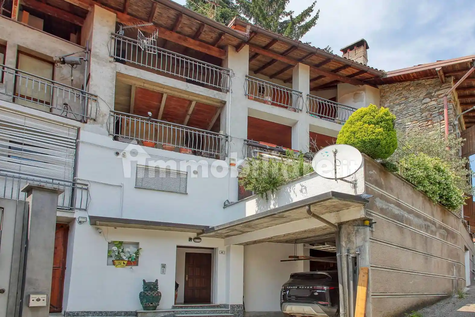 Casa indipendente in vendita a Marchirolo