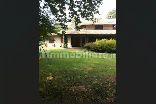 Villa in vendita a Varano Borghi