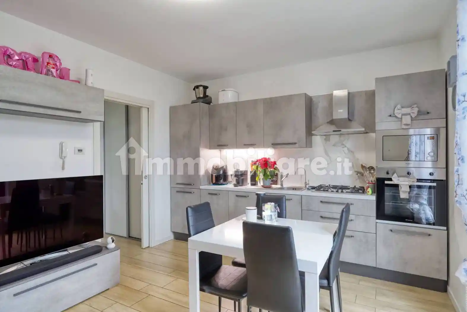 Appartamento in vendita a Lavena Ponte Tresa