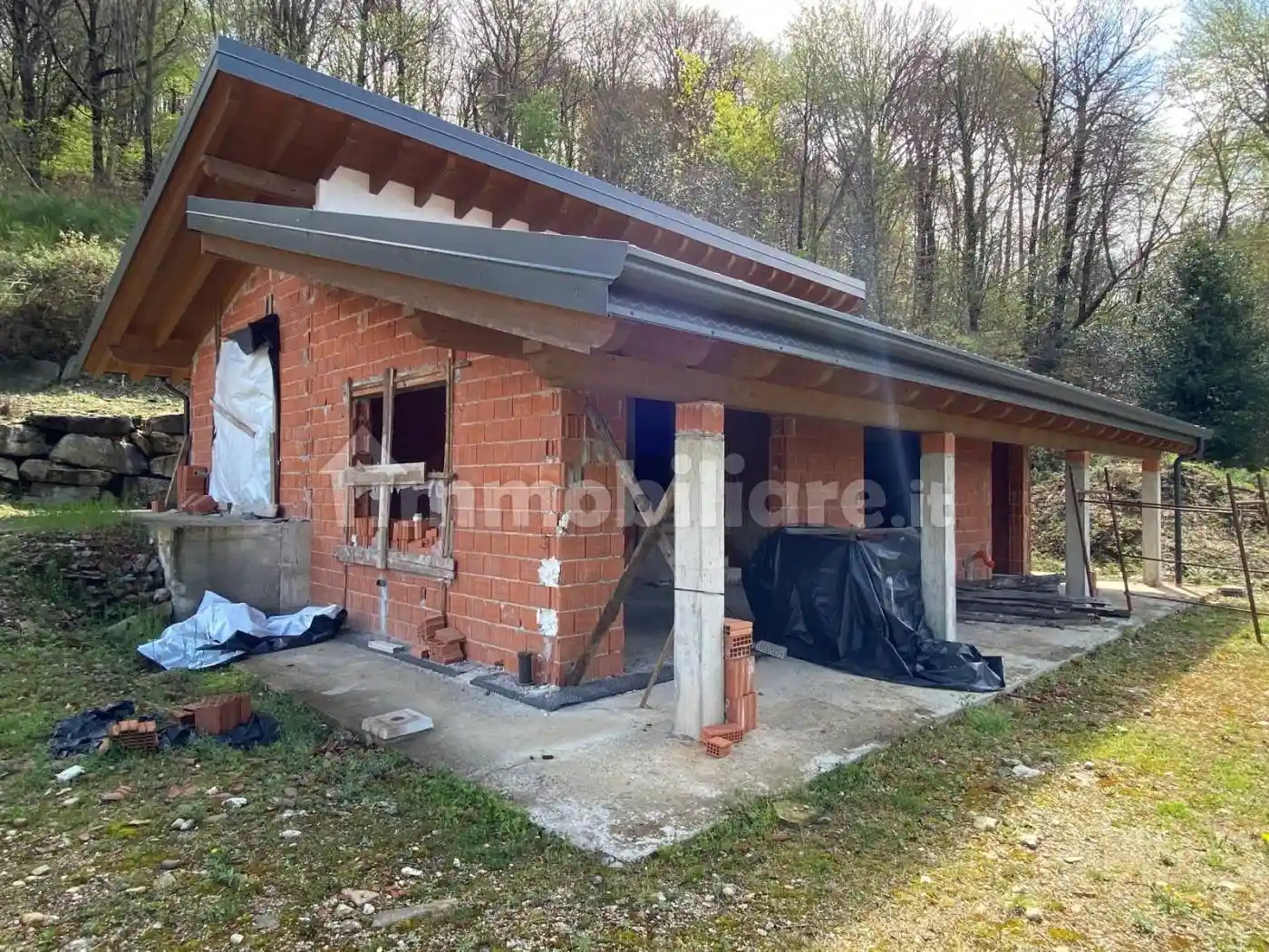 Villa in vendita a Marchirolo