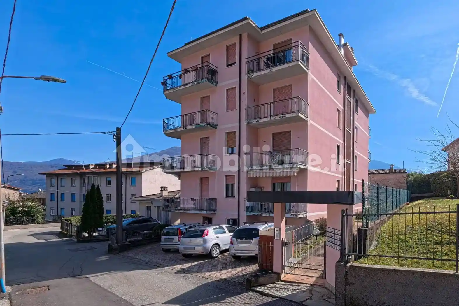 Appartamento in vendita a Brusimpiano