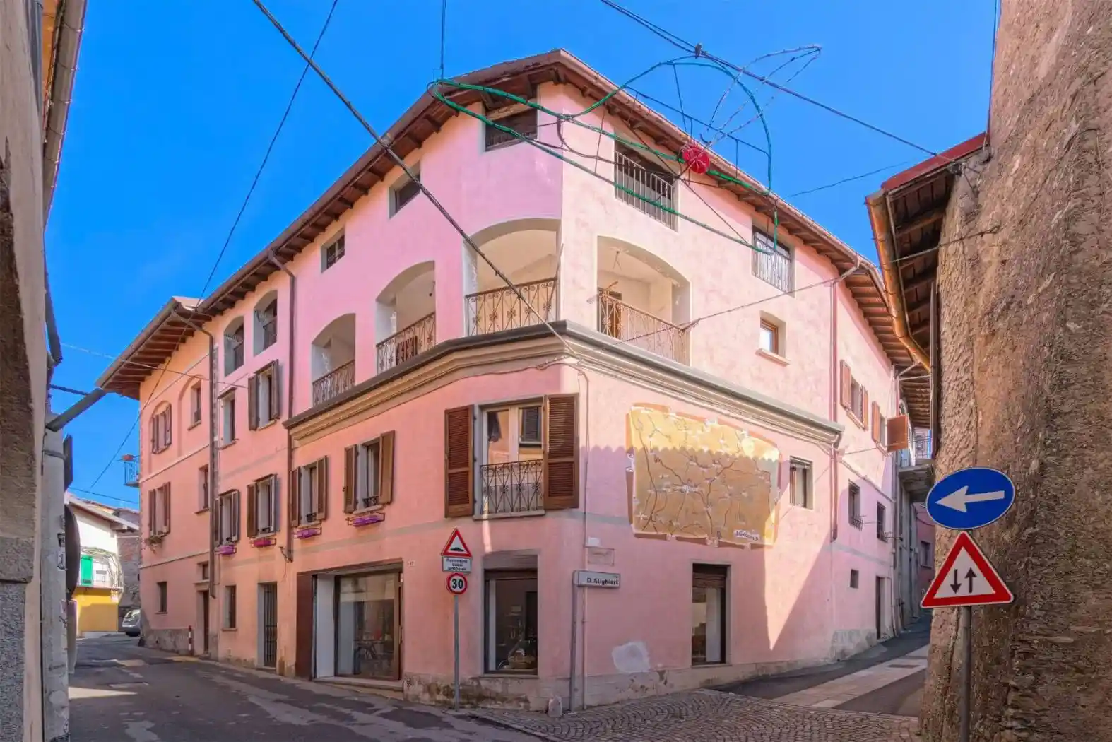 Appartamento in vendita a Cunardo