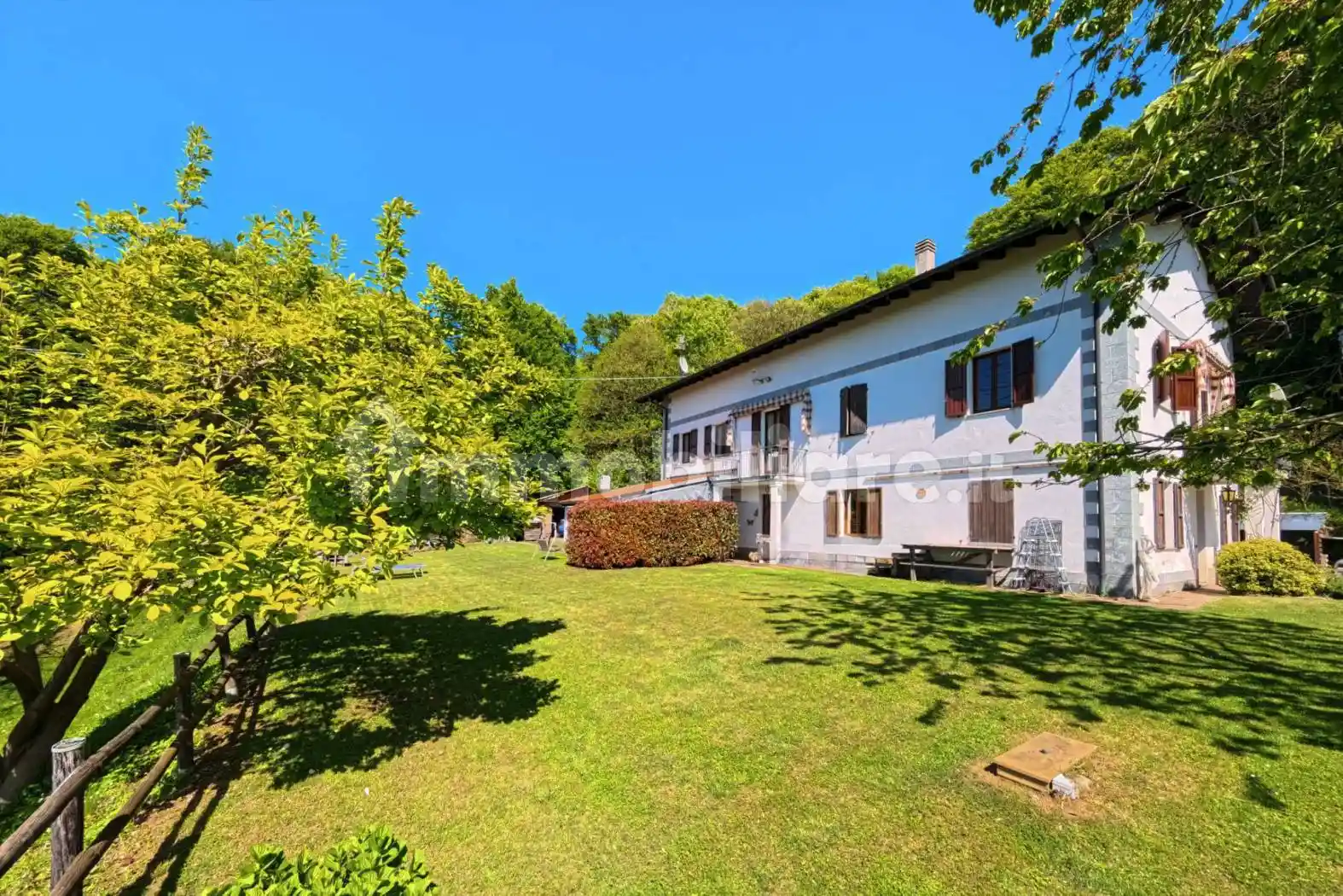 Casa indipendente in vendita a Marchirolo