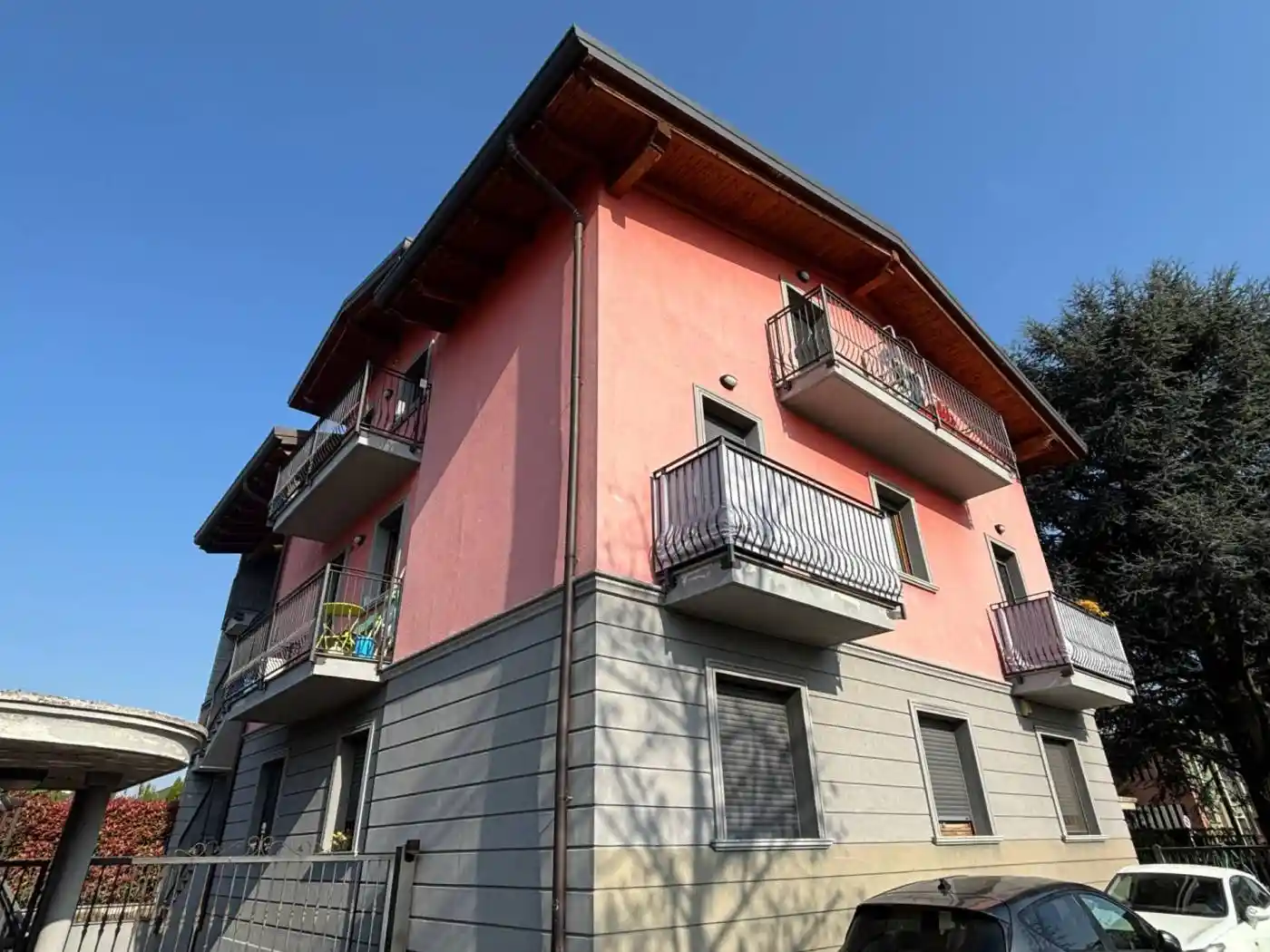 Appartamento in vendita a Carugo