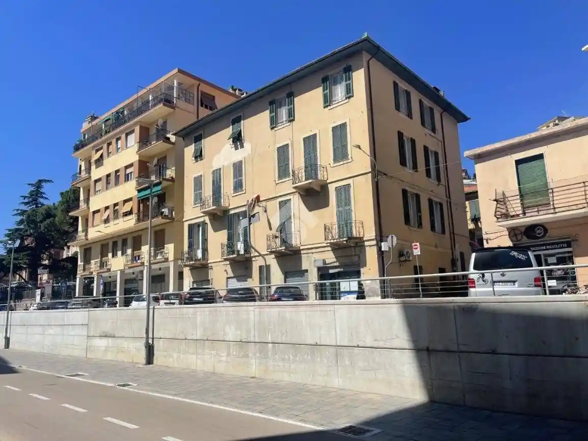 Appartamento in vendita a Imperia