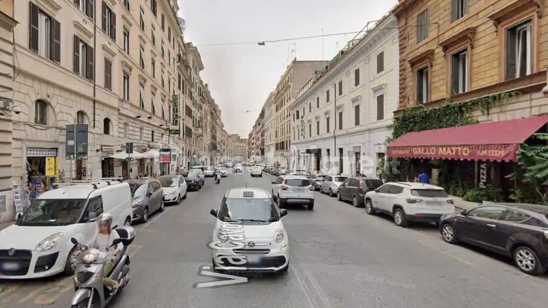 Palazzo - Edificio in vendita a Roma