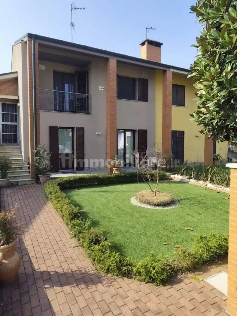 Villetta a schiera in vendita a Castelvetro Piacentino