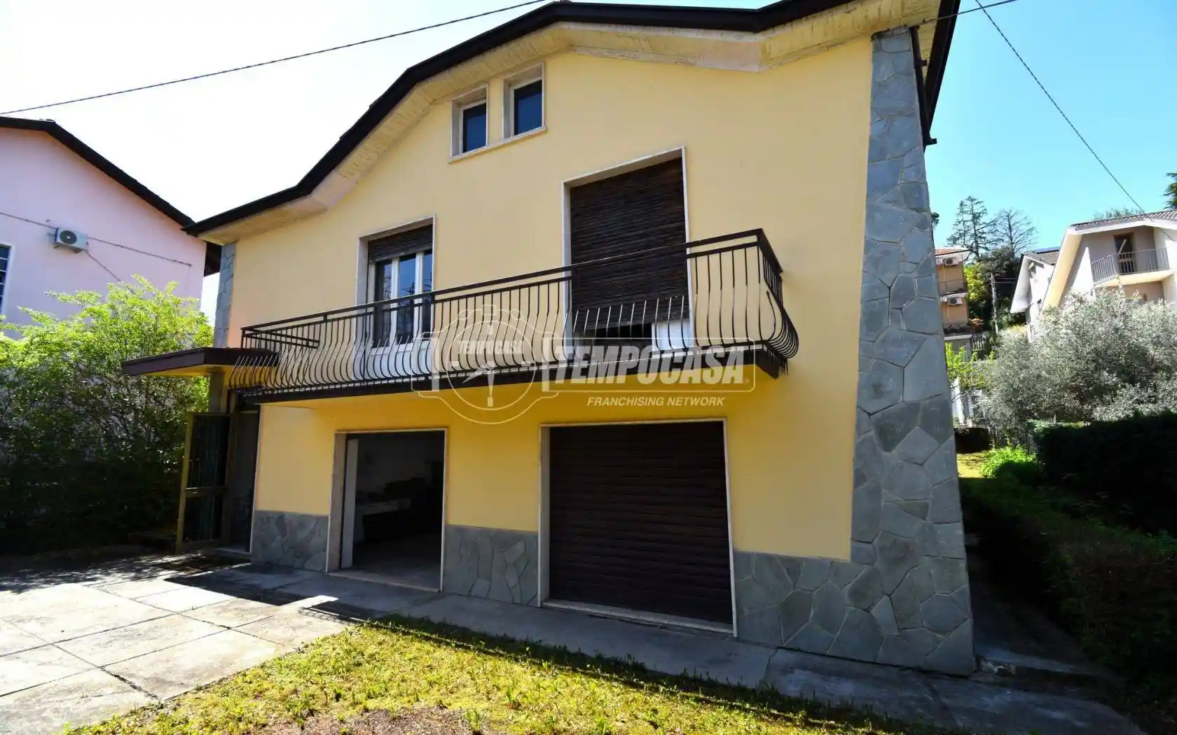Villa in vendita a Alba