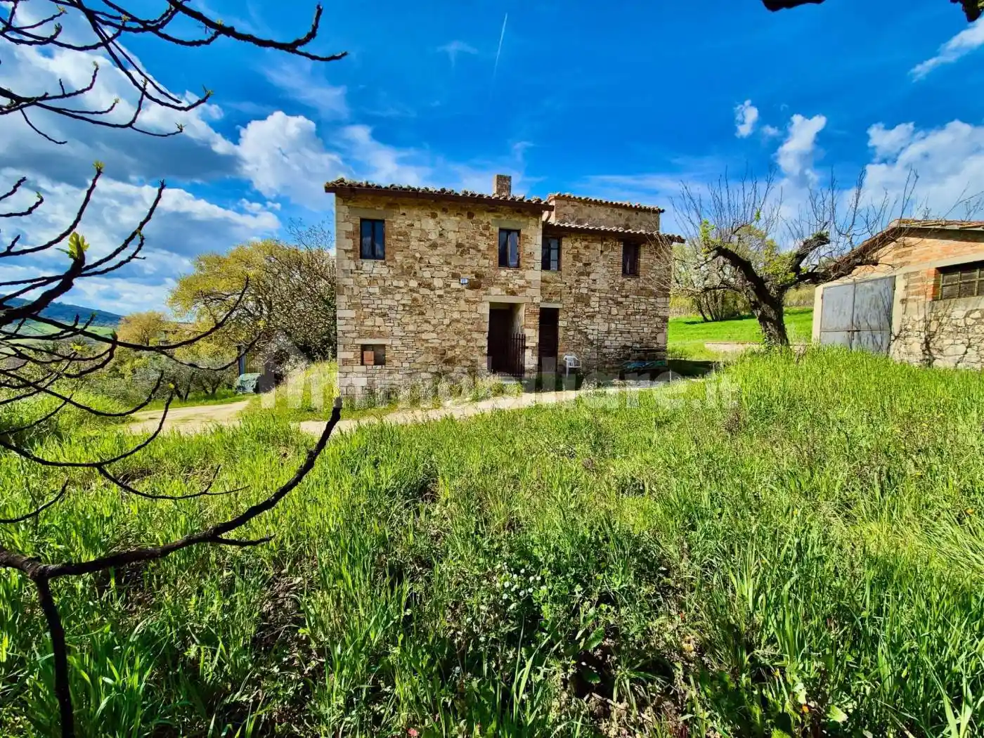 Rustico - Casale in vendita a Todi