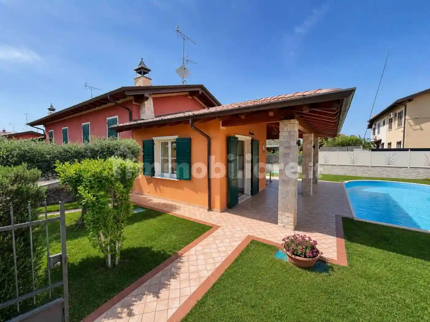 Villa - foto 2