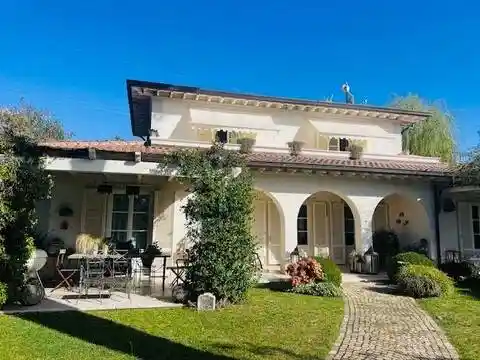 Villa in vendita a Forte dei Marmi