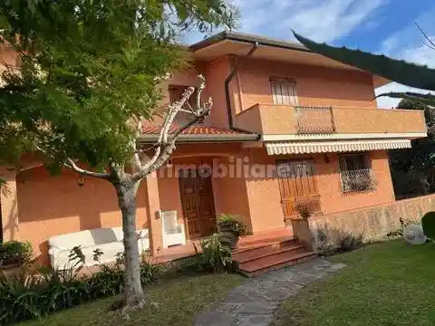Villa in affitto a Forte dei Marmi