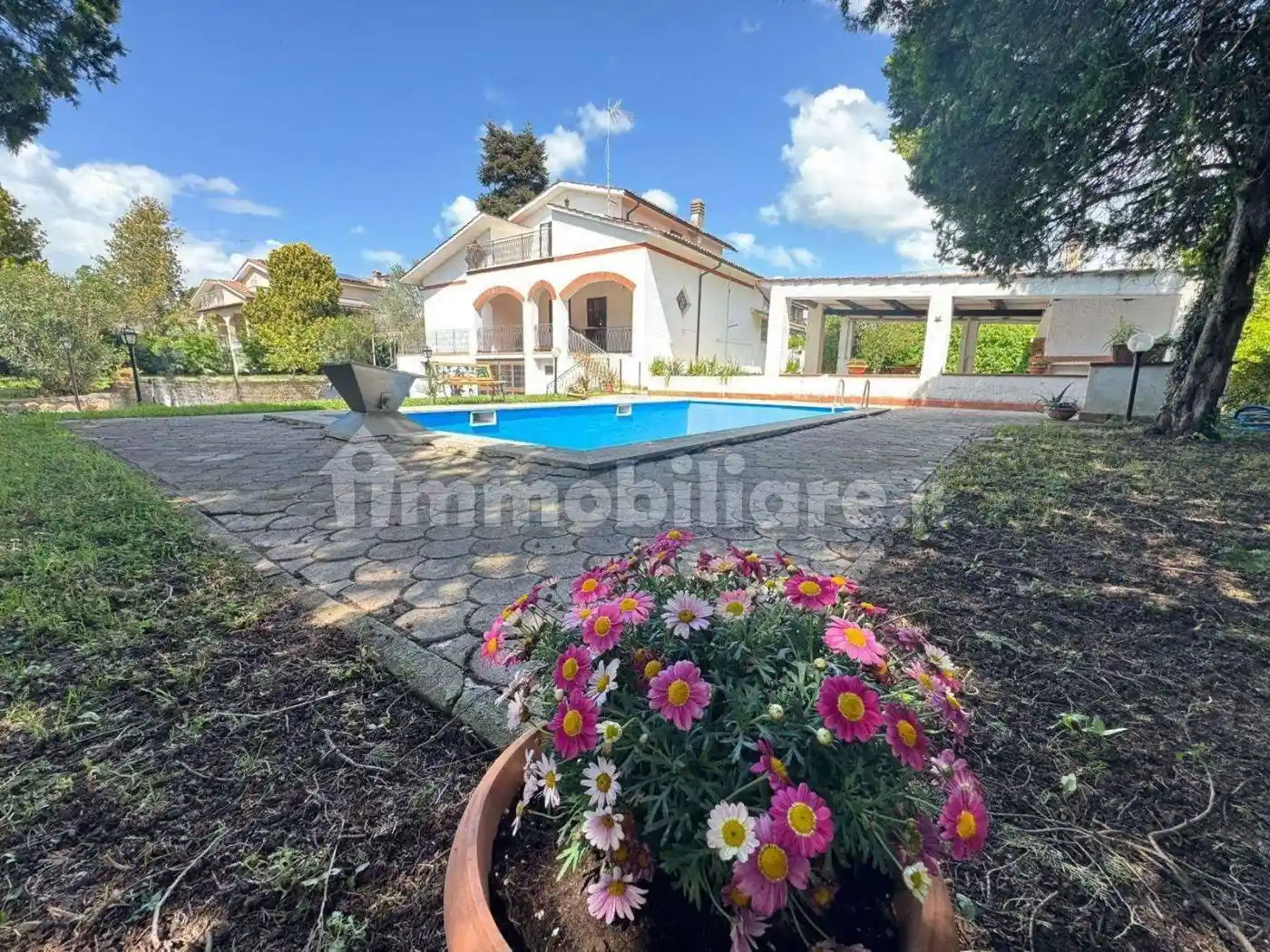 Villa in vendita a Anguillara Sabazia