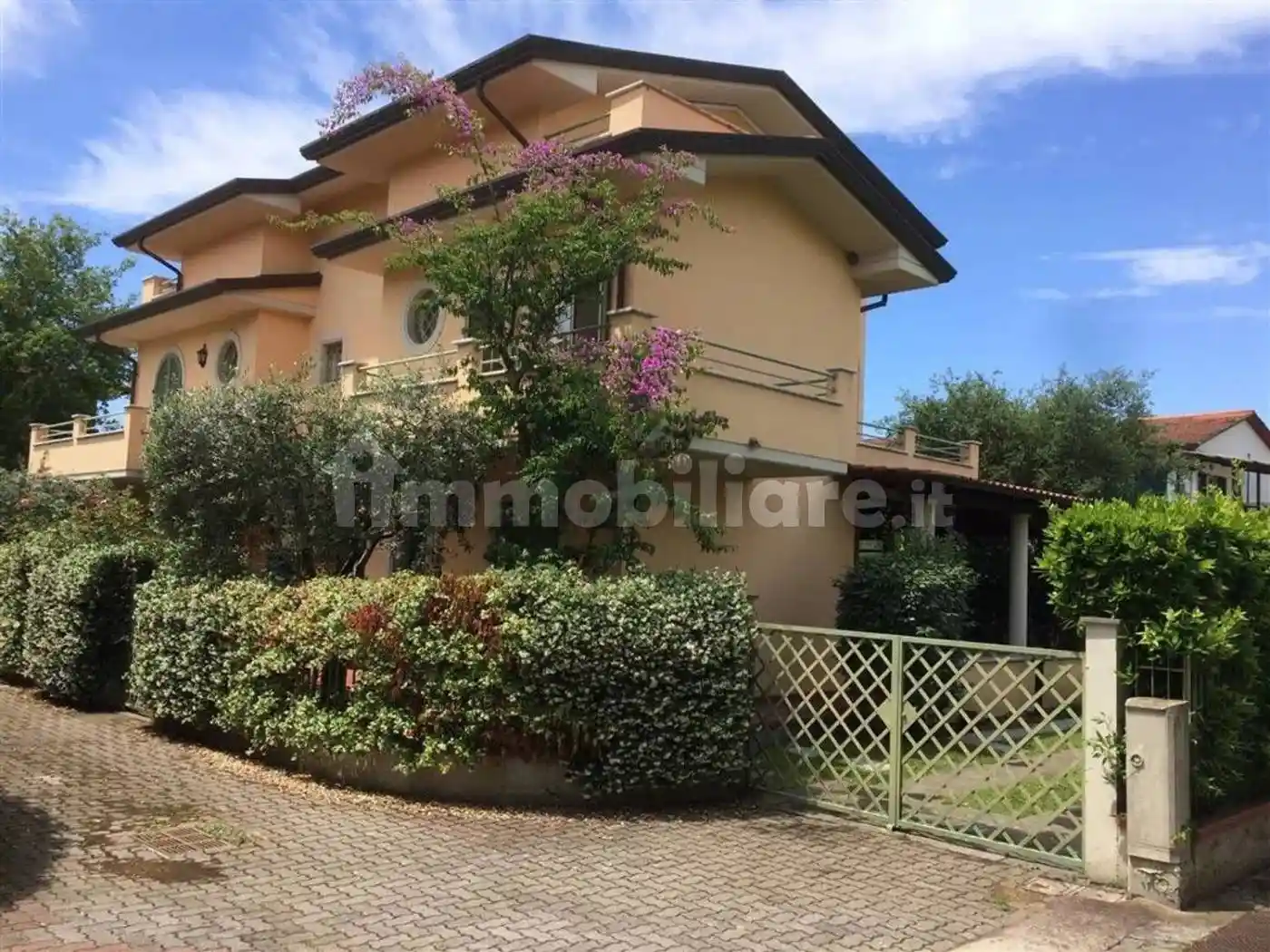 Villa in vendita a Montignoso