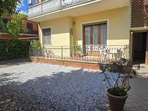 Appartamento in vendita a Massa