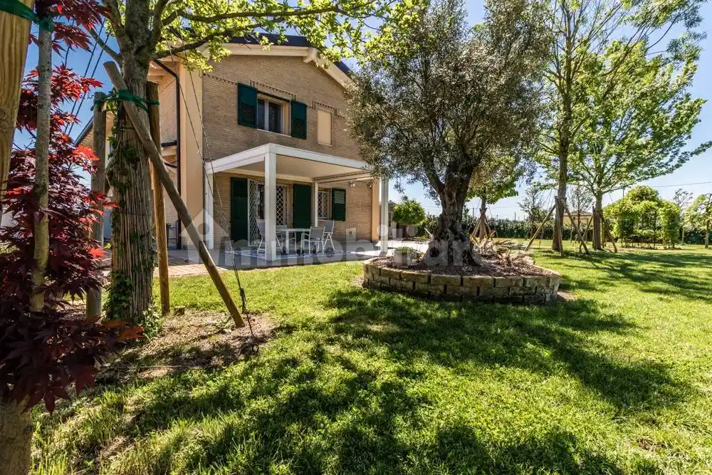 Villa in vendita a Granarolo dell'Emilia