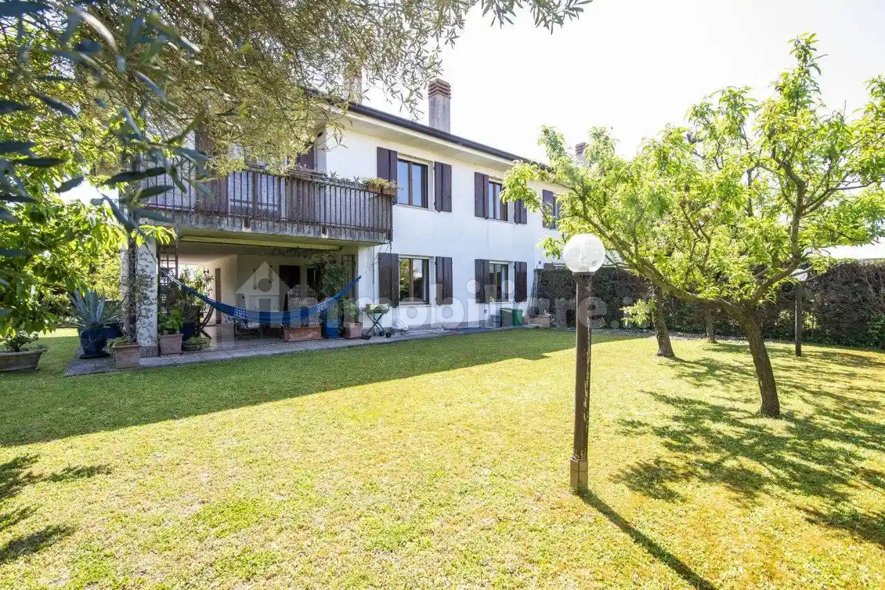 Villa in vendita a Due Carrare