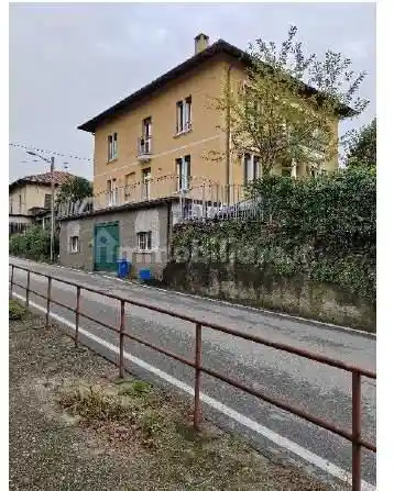 Villa in vendita a Gavirate