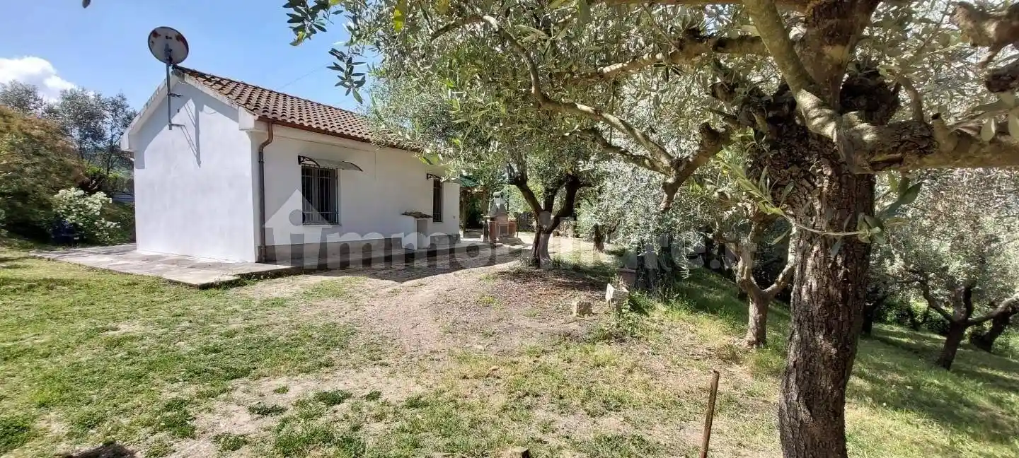 Casa indipendente in vendita a Livorno