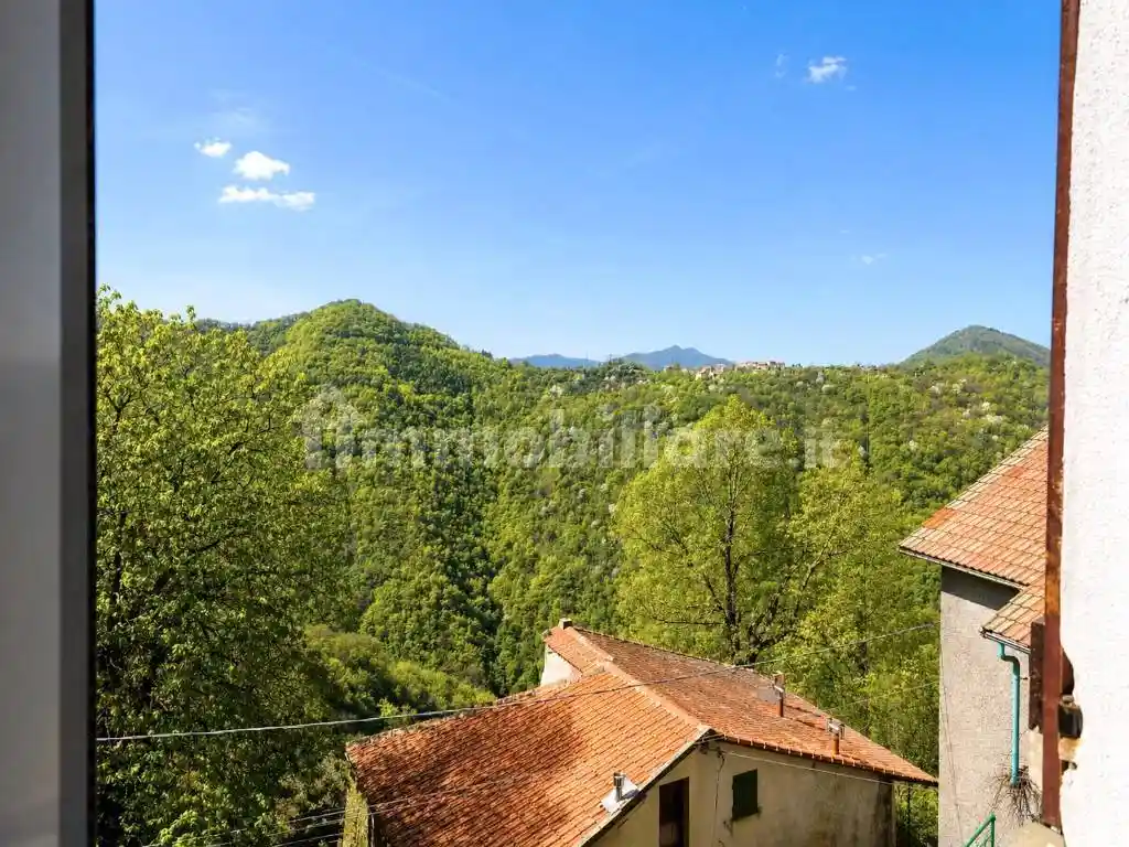 Casa indipendente in vendita a Torriglia
