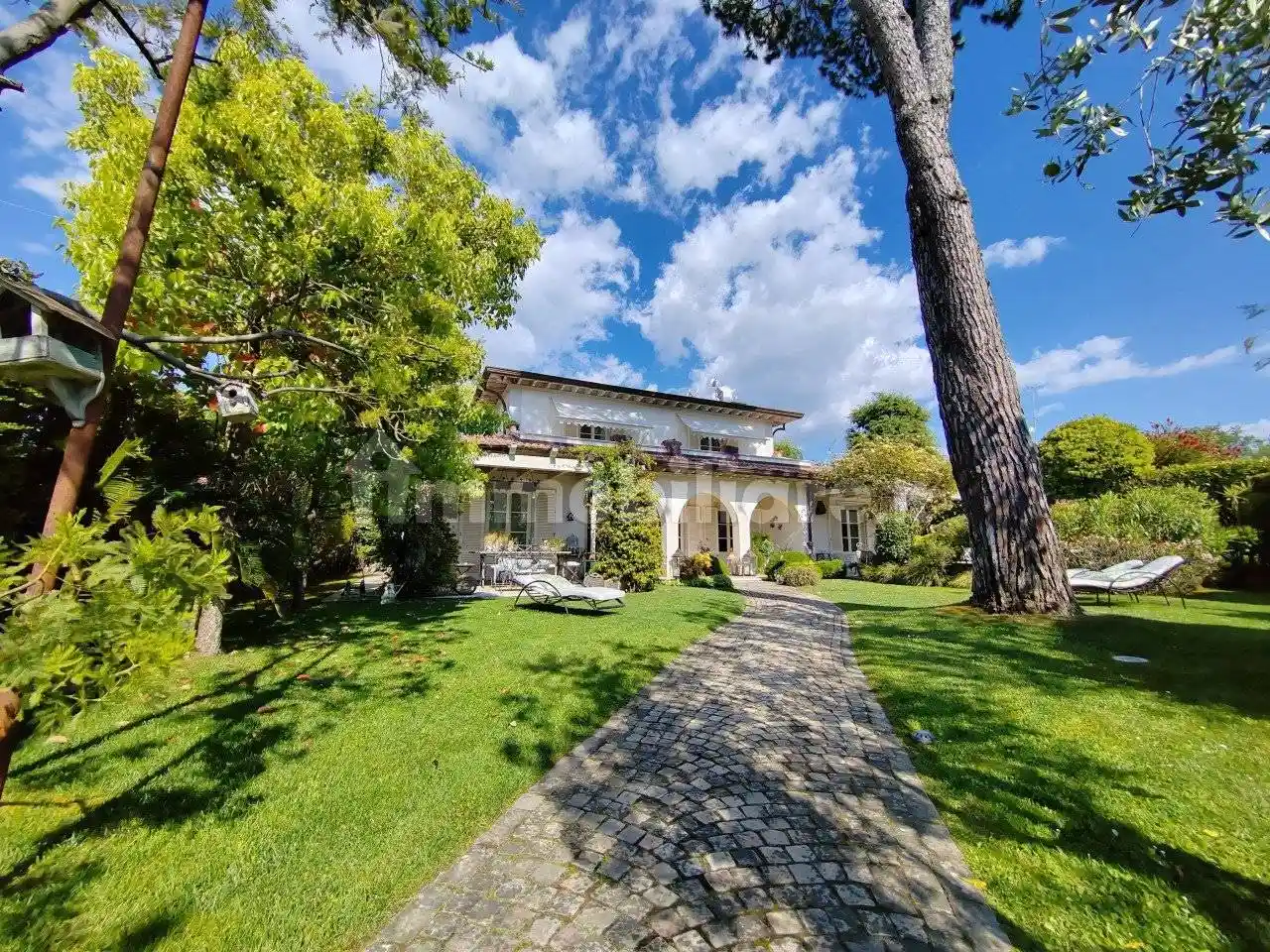 Villa in affitto a Forte dei Marmi