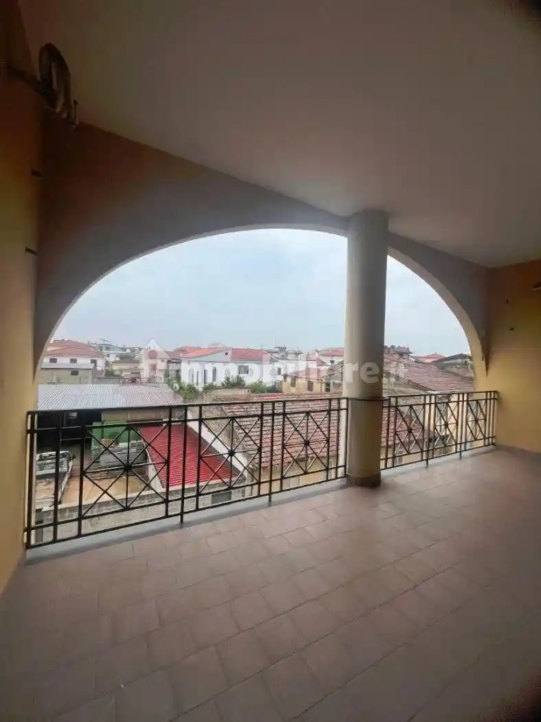 Palazzo - Edificio in affitto a Caserta