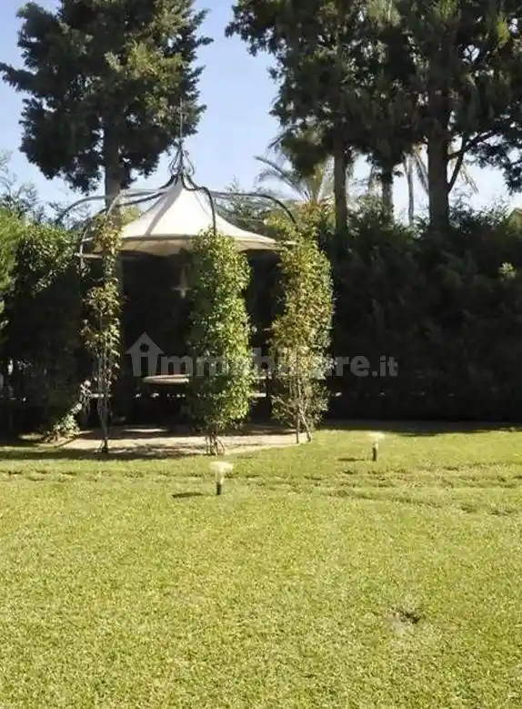 Villa in vendita a Campofelice di Roccella