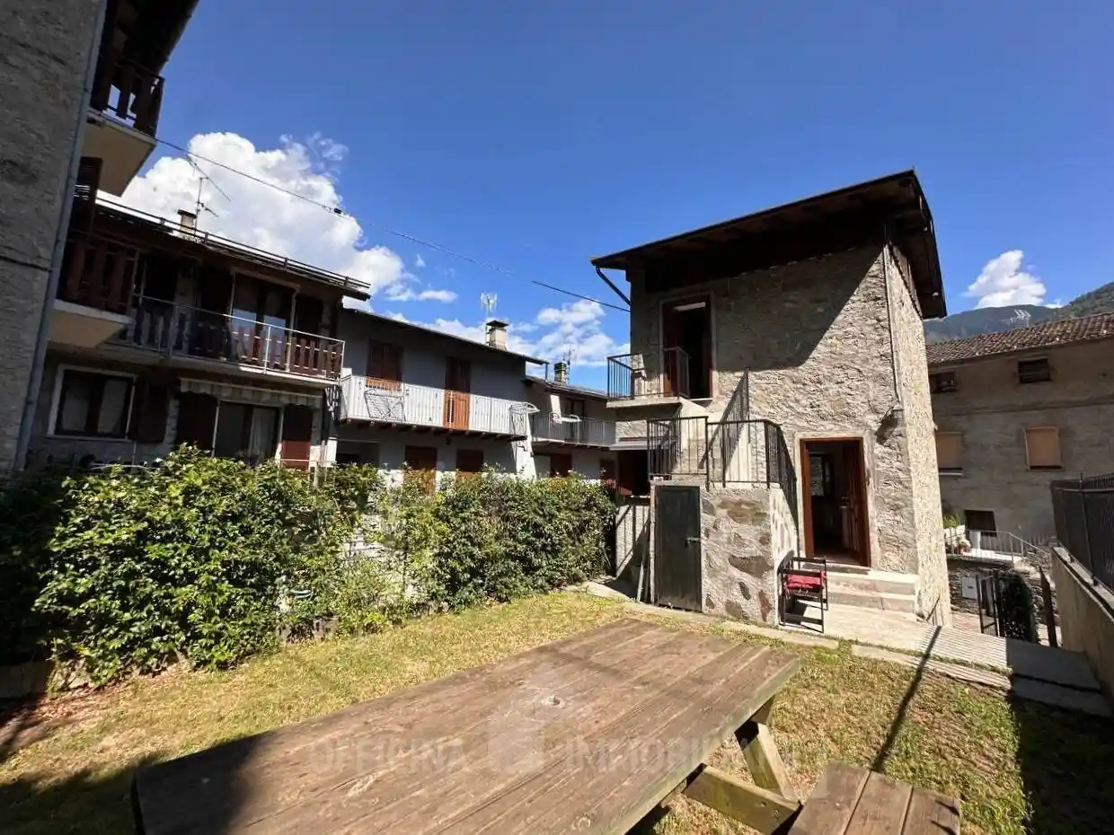 Casa indipendente in vendita a Ardenno