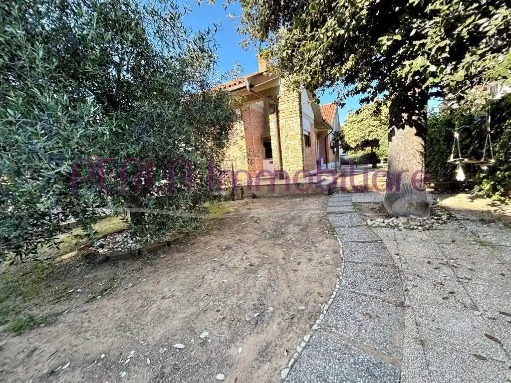 Villa in vendita a Follonica