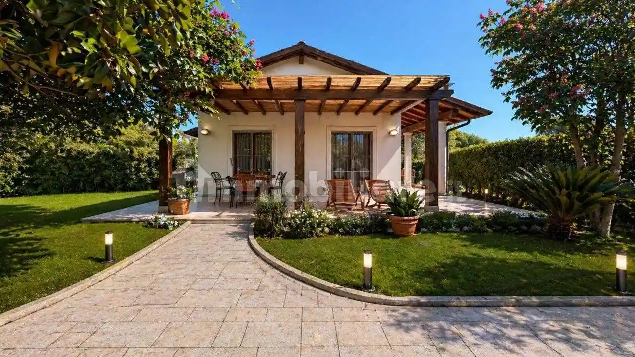 Villa in vendita a Pietrasanta