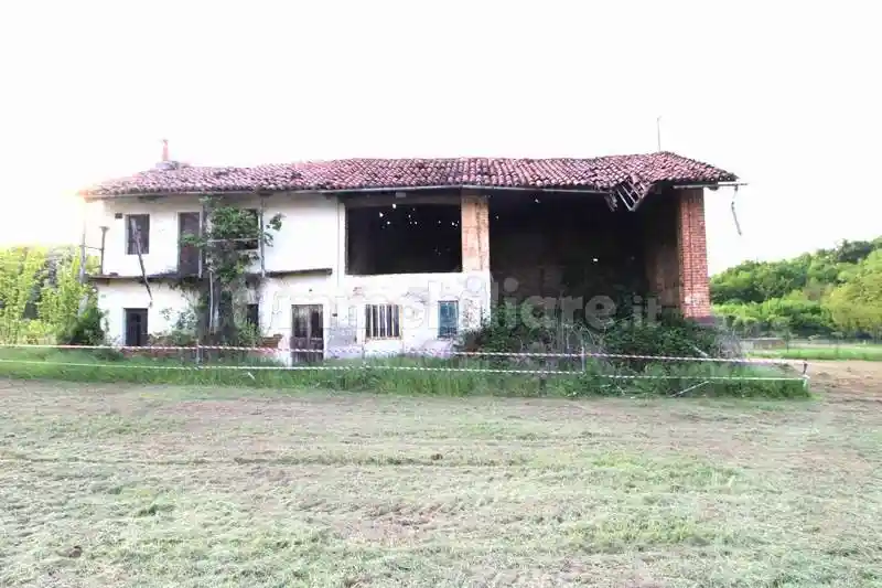 Rustico - Casale in vendita a Bra