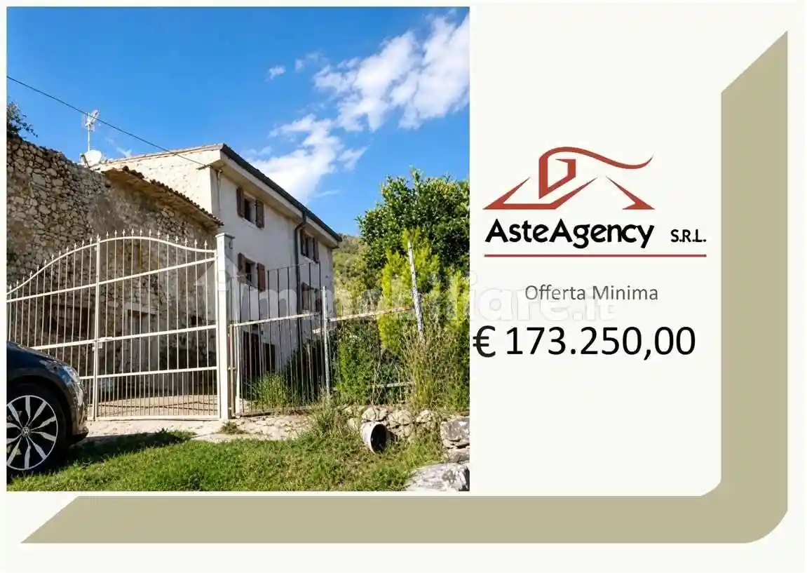 Casa indipendente in vendita a Caprino Veronese