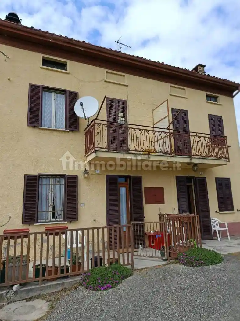 Villa in vendita a Guazzora