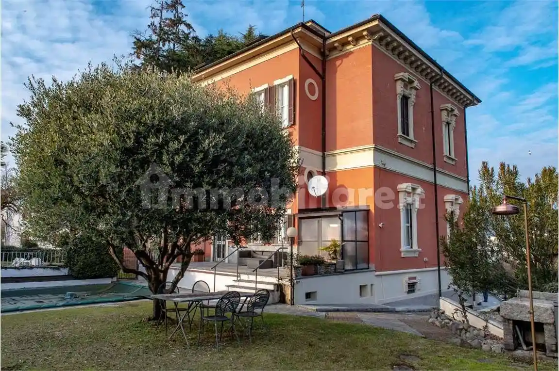 Villa in vendita a Verbania