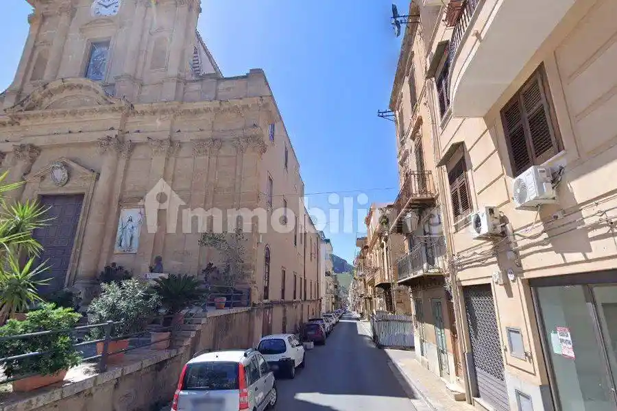 Palazzo - Edificio in vendita a Bagheria
