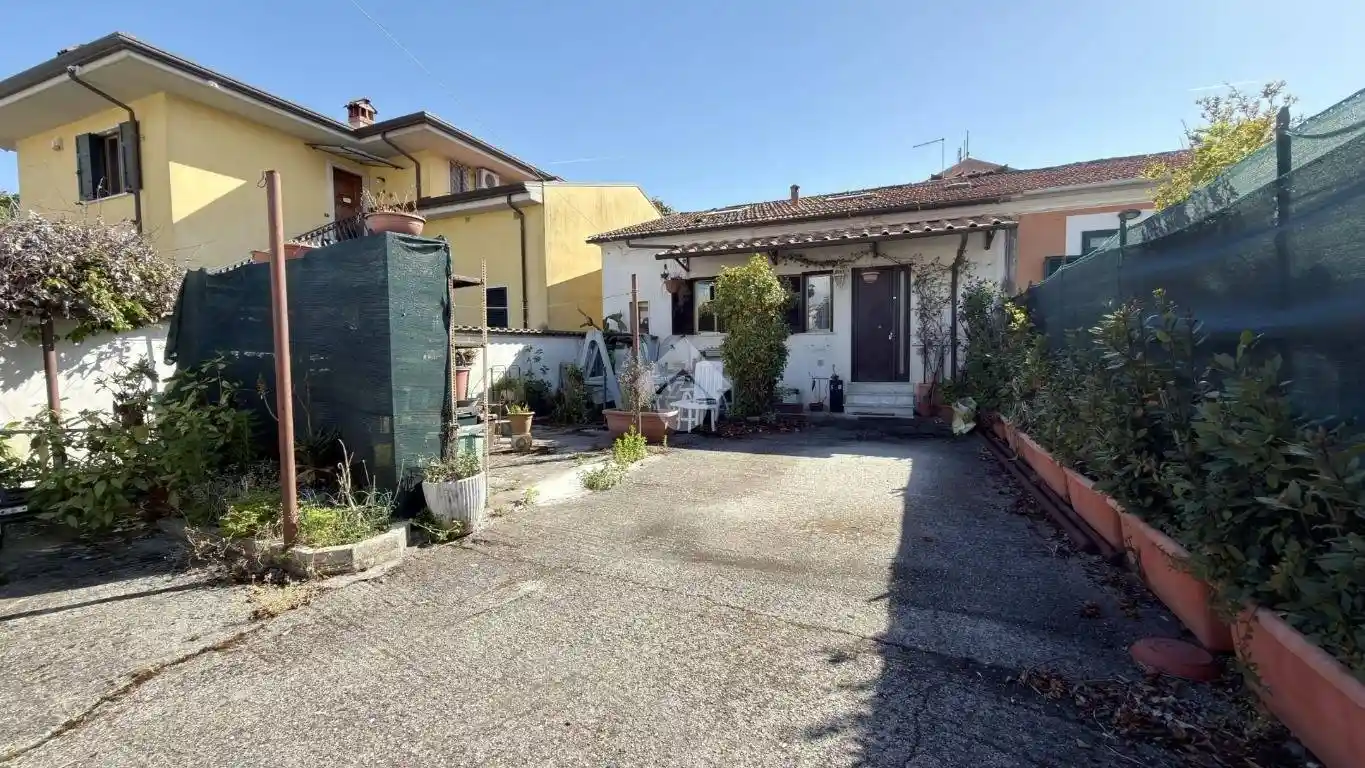 Casa indipendente in vendita a Carrara