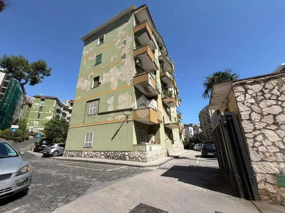 Appartamento in vendita a Napoli