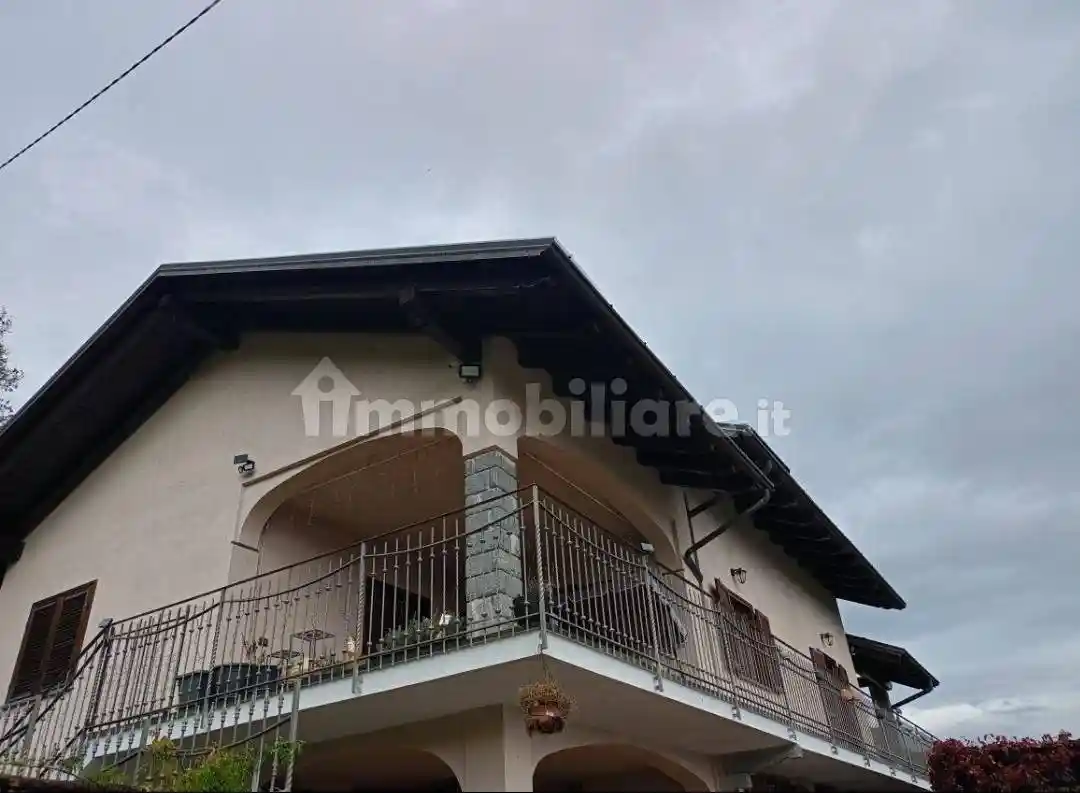 Villa in vendita a Val di Chy