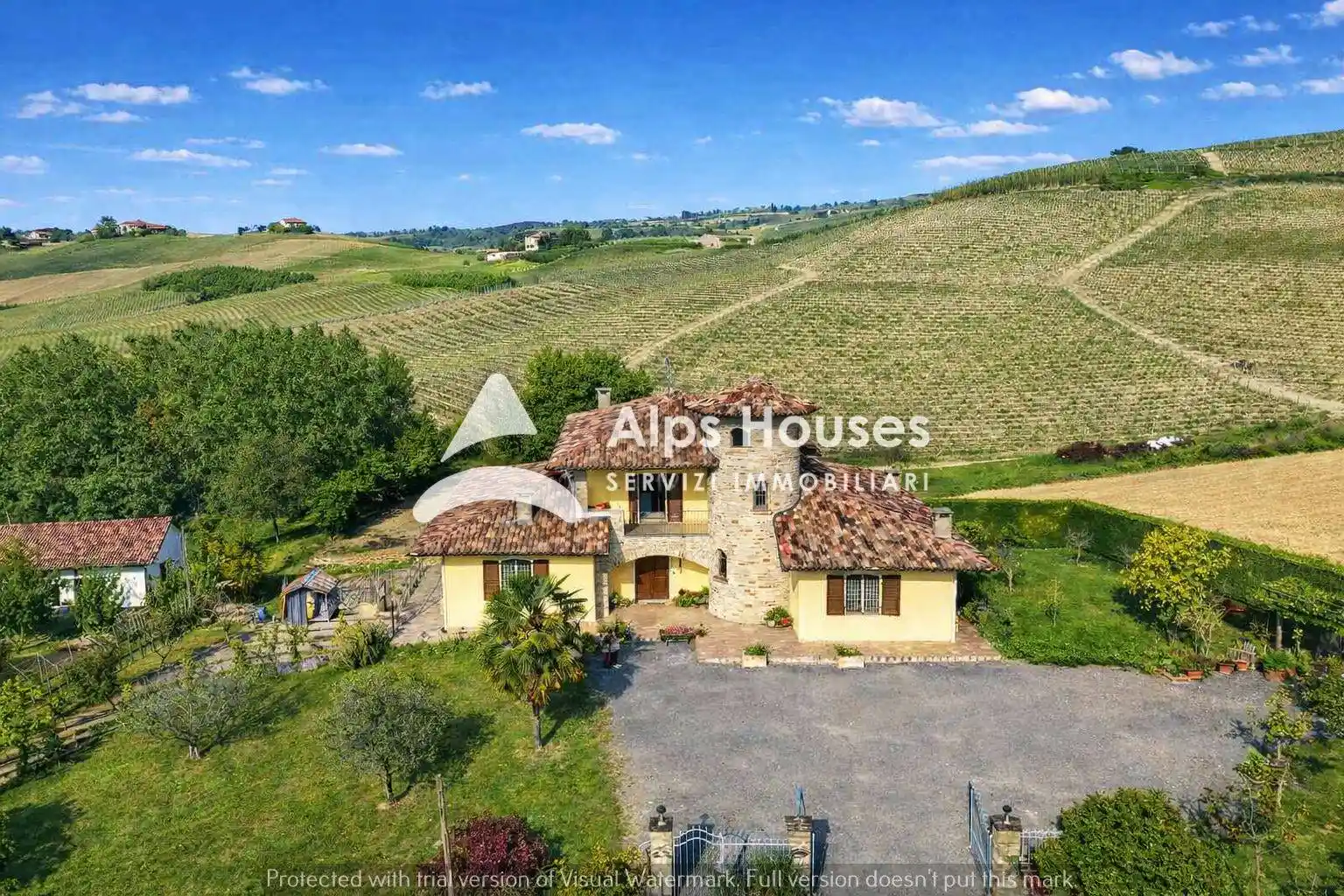 Villa in vendita a Nizza Monferrato