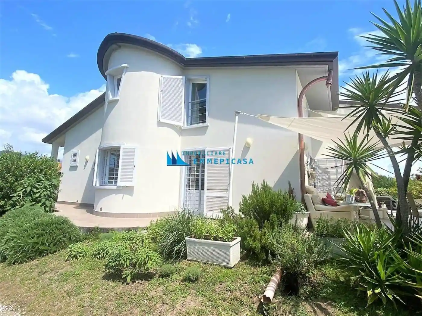 Villa in vendita a Carrara
