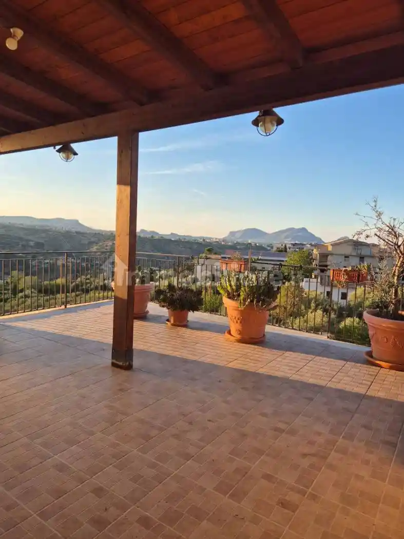 Appartamento in vendita a Altavilla Milicia