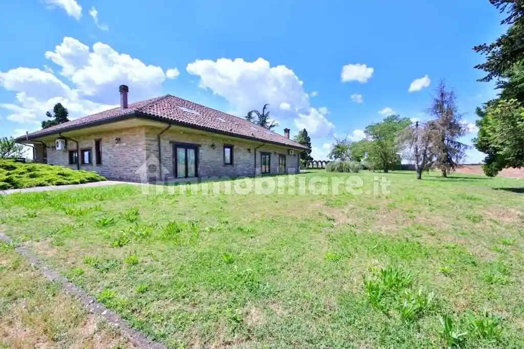 Villa in vendita a Tortona