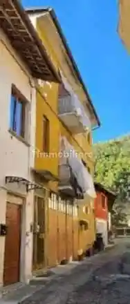Palazzo - Stabile in vendita a Corneliano d'Alba