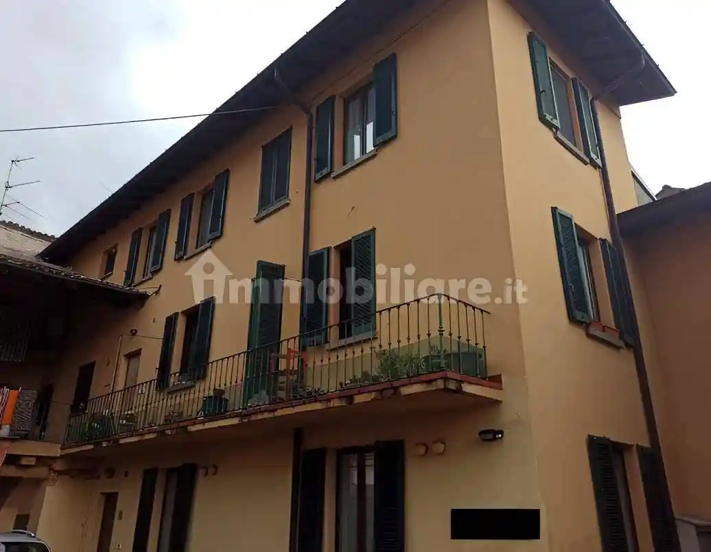 Appartamento in vendita a Longone al Segrino