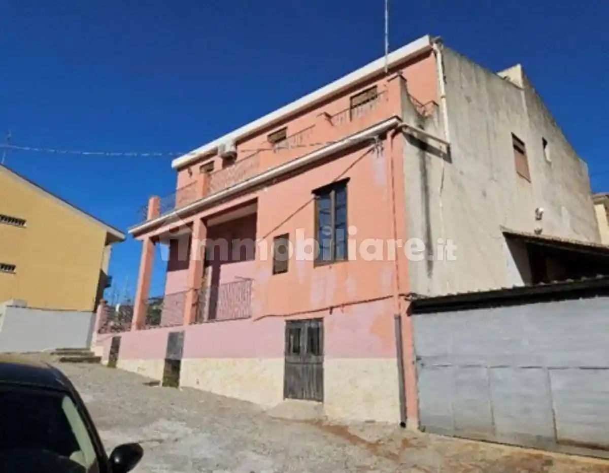 Casa indipendente in vendita a Roccalumera