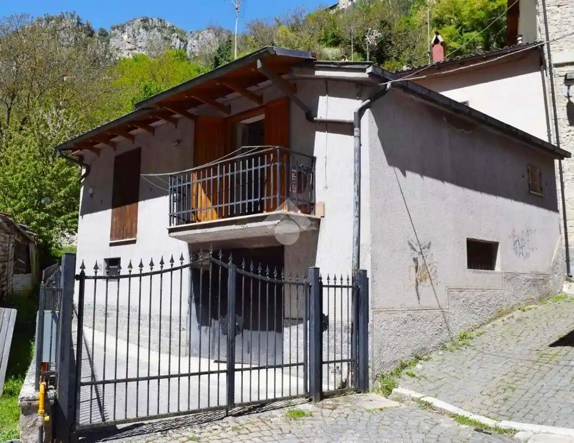 Casa indipendente in vendita a Tagliacozzo