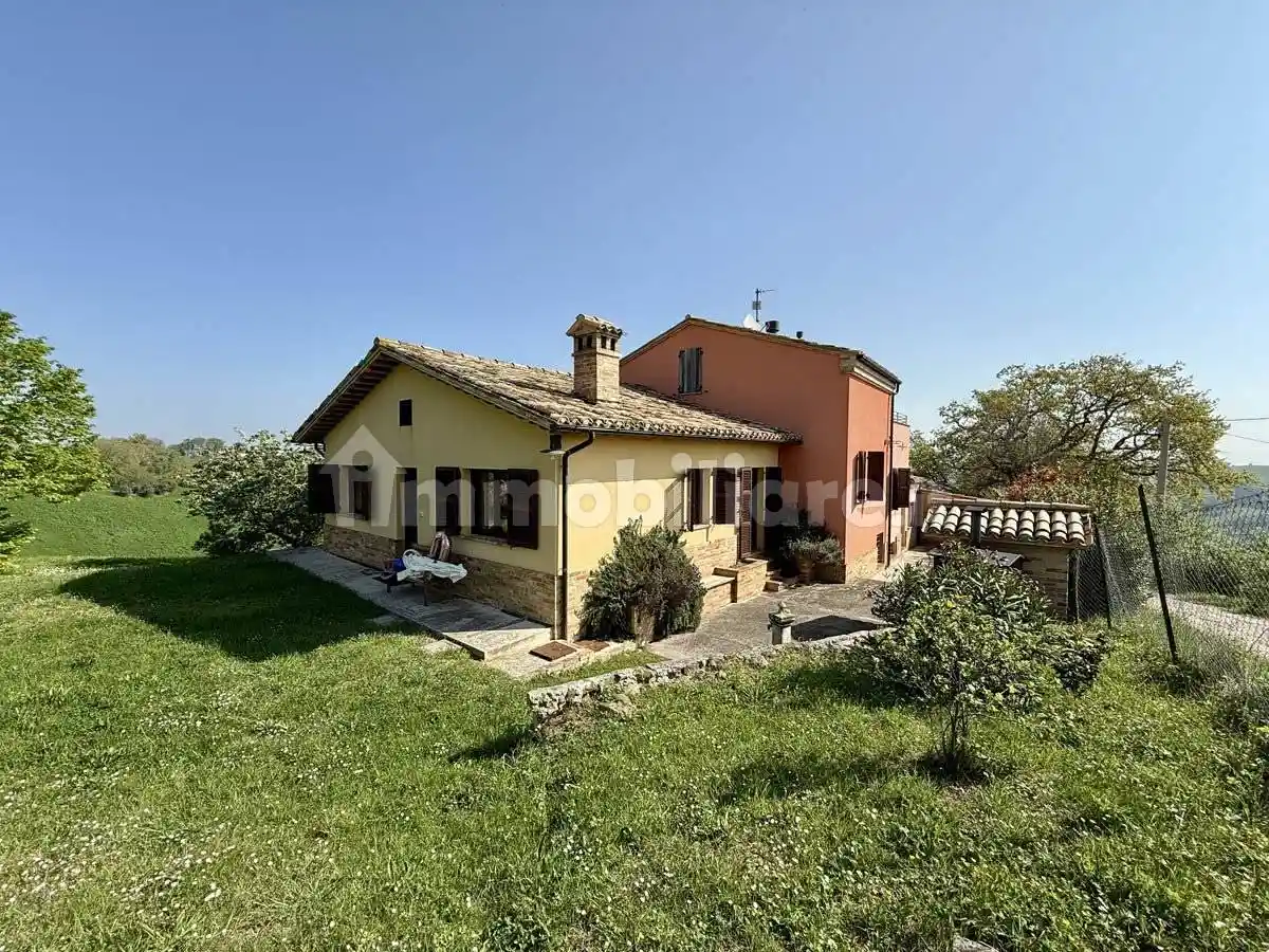 Villa in vendita a Ripe San Ginesio