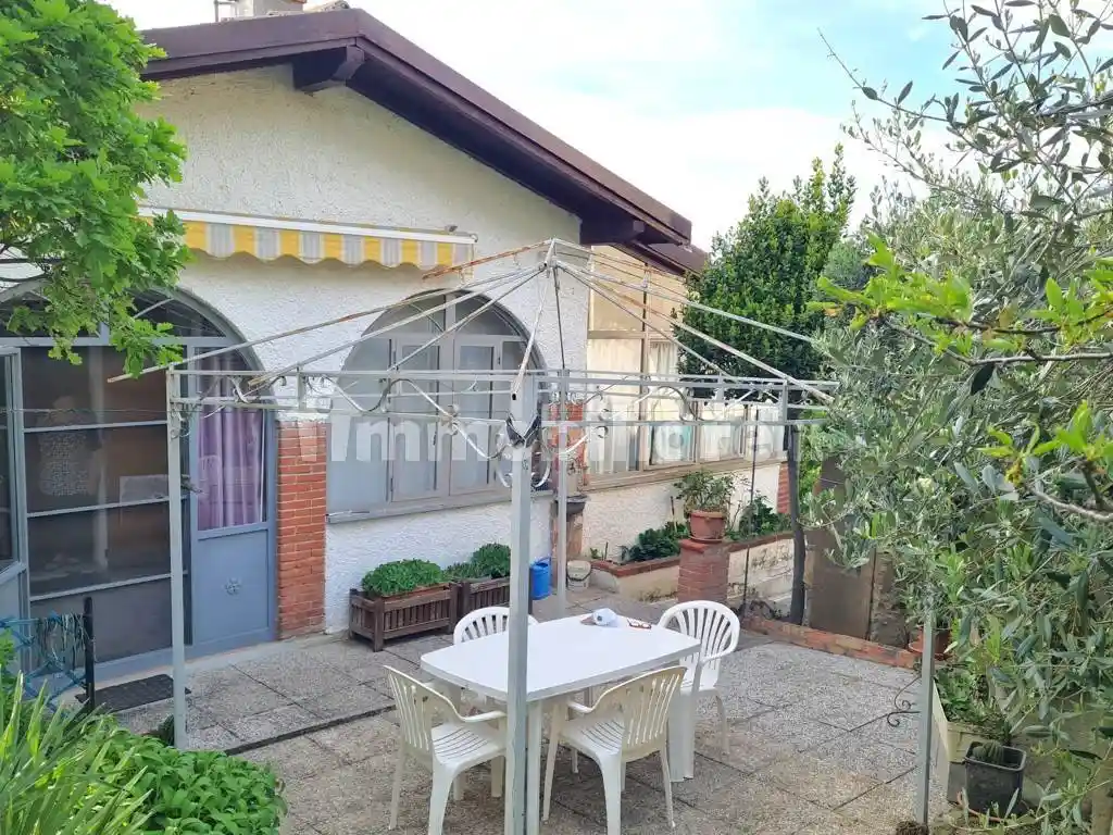 Villa in vendita a Santa Maria della Versa