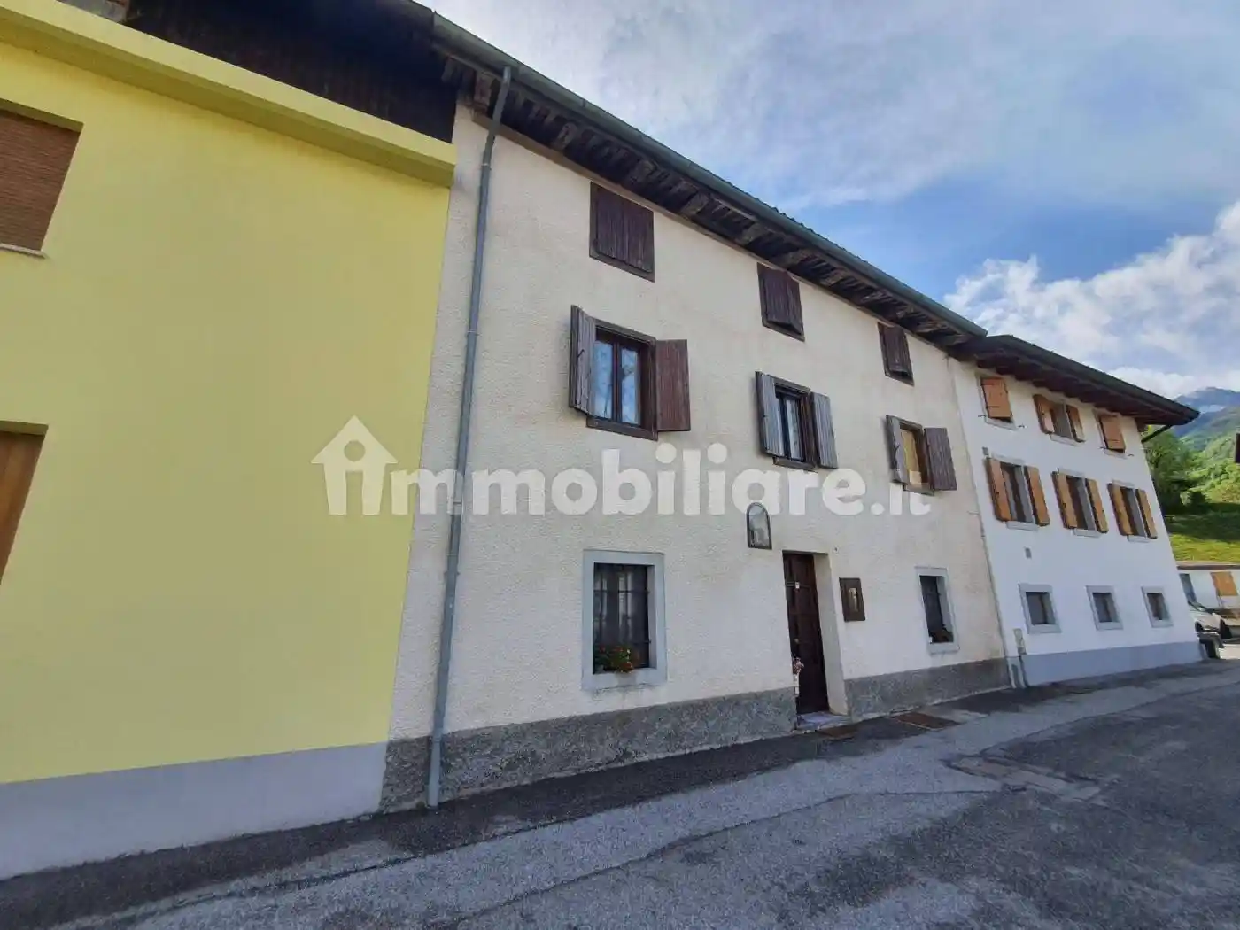 Villa in vendita a Preone