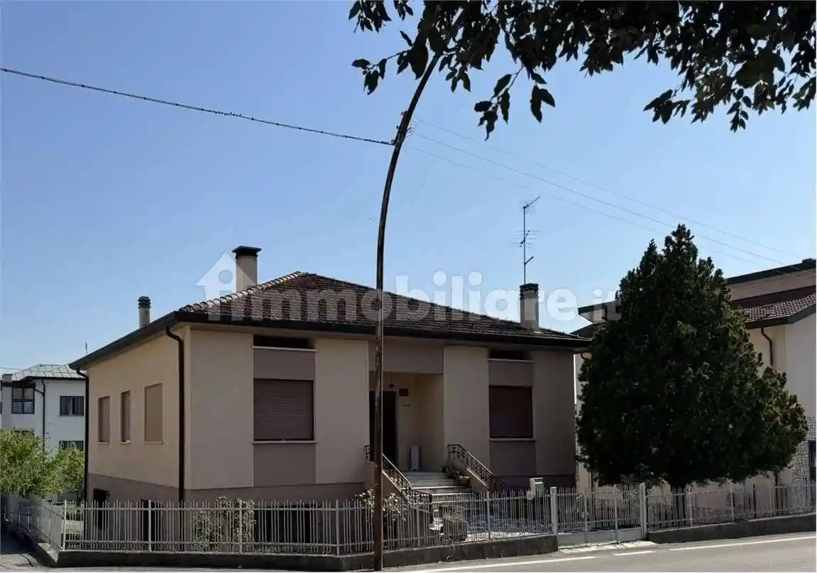 Casa indipendente in vendita a Vittorio Veneto